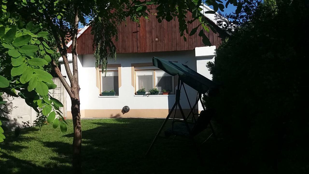 Júlia Vendégház Sarród Exterior foto